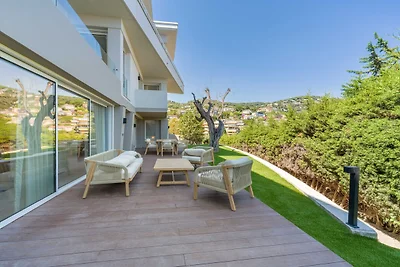 Luxe appartement met ruim terras