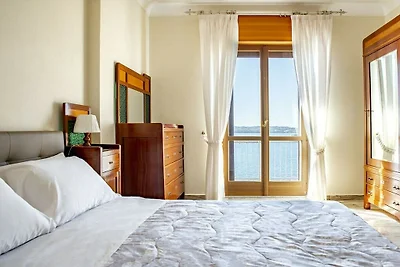 Ortigia seafront apartment