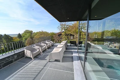 Luxuriöses Ferienhaus mit Innenpool