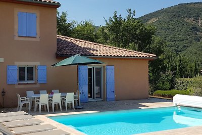Moderne Villa in der Ardèche mit Schwimmbad