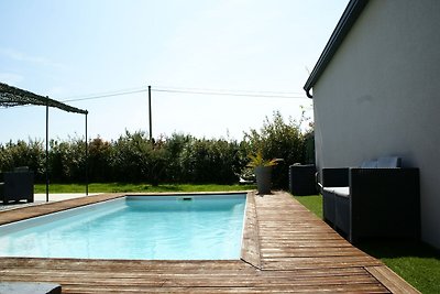 Modernes Ferienhaus in Piolenc mit Pool