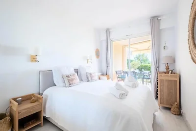 Apartment in Cannes mit Meerblick und Garten