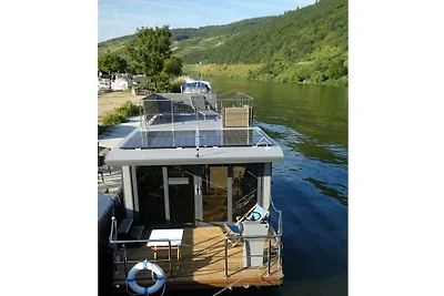 Hausboot in Pölich mit Schwimmbecken
