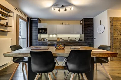 Modern 3 Bed 2 Bath Apt Close to Chamonix...