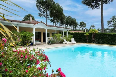 Villa in Lacanau mit privatem Pool und...