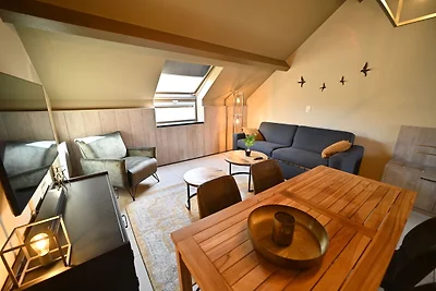 Renoviertes Studio mit Kombimikrowelle