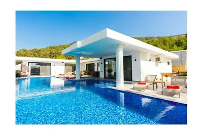 Villa a Kalkan con piscina