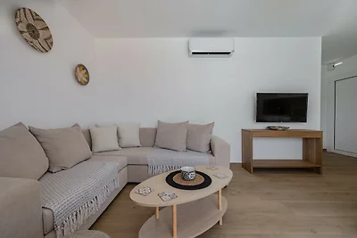 Villa in Damnoni nahe Sandstrand & Pool