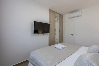 Scenic Kastel Luksic Apartments - One Bedroom...