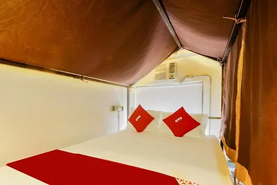 Letto rilassante in dormitorio misto al...