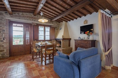 Villetta Armaiolo is a cozy cottage located i...