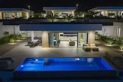 Villa in Tkon mit Schwimmbecken