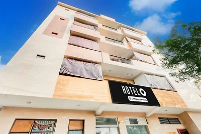 Hotel O Sector 25 nabij Iskcon-tempel