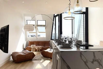 Leben in Pink Meerblick mit Terrassenstrand