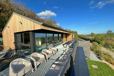 Luxuriöses Ferienhaus mit Innenpool