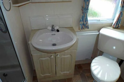 Mobile Home im Ferienpark mit Seezugang