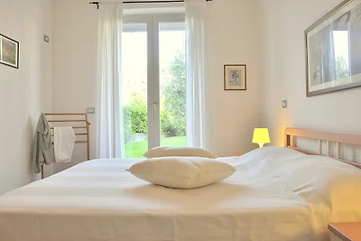 Plüsch-Ferienhaus in Lazise mit Pool