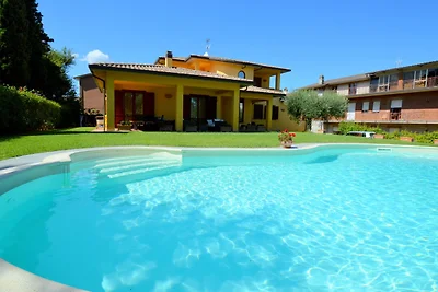 Villa in Marsciano met zwembad bij Trasimeno
