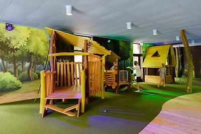 Lodge di legno con terrazza, a Veluwe