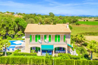 Ruime villa in het hart van het eiland.