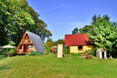 Ferienhaus in Osieki in der Nähe eines Sees