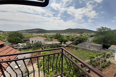 Cozy Apartments with Private Balcony Vinisce ...