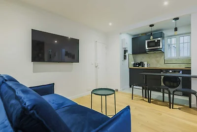 Moderne studio - 4P- Sacré-Cœur