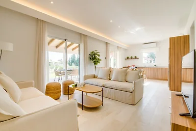 Landhaus mit 2 Schlafzimmern und Pool
