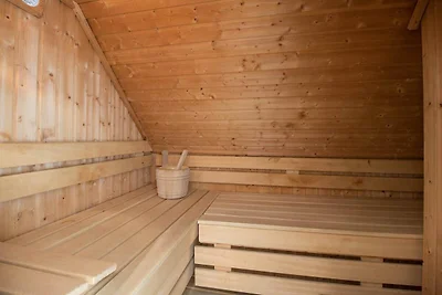 Luxuriöse Wellness-Villa am Wasser