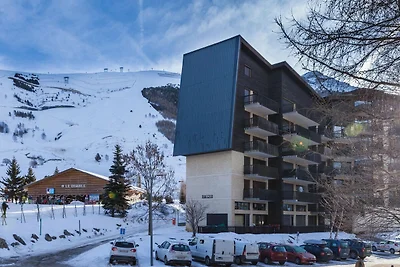 Slope-side apartment with balcony views