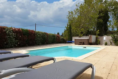 Piacevole appartamento con piscina