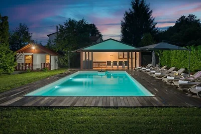 Villa in Cerovlje met zwembad