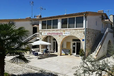 Villa in Tinjan met zwembad