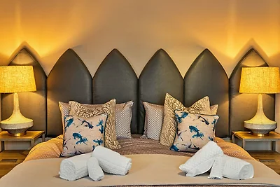 Großzügiges Ferienhaus in Strandnähe mit Whir...