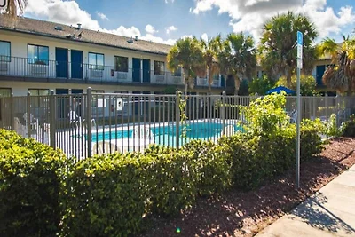 Motel 6 Ft. Pierce, Fl_1 Queen Bed | Ada