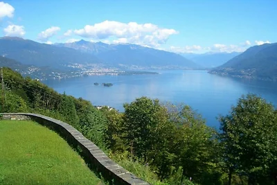Ferienhaus in Brissago mit Schwimmbecken