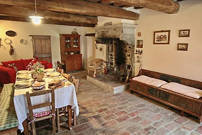 Apartment in Apecchio with swimming pool
