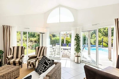 Villa Acacia 6 Personen mit Schwimmbad