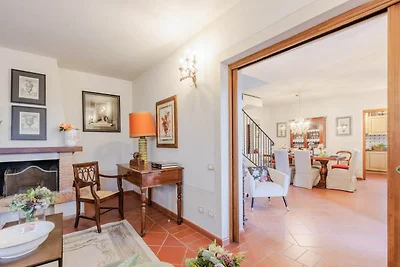 Villa vicino Lucca con vista vigneti