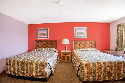 1 Queensize Bed & 2 Tweelingbedden Niet Roken