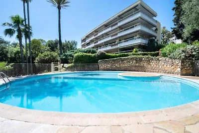 Cannes-Apartment mit Meerblick und Pool