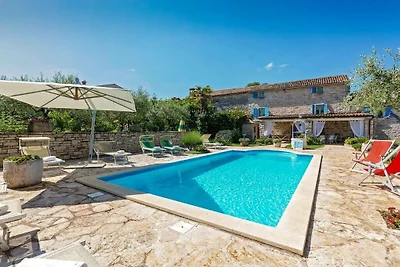 Villa in Vižinada mit Schwimmbecken