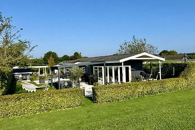 Hütte in BM Lathum mit Schwimmbecken