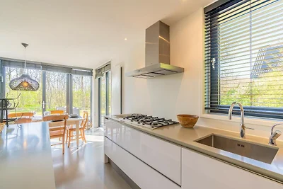 Luxuriöses Ferienhaus für 6 Personen am Waldr...