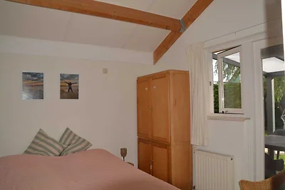 Schönes Ferienhaus mit Sauna in Strandnähe