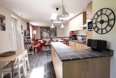 Modern Mansion zu Hastire par Del mat Pool