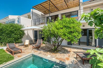 Villa in Le Lavandou mit Pool und Meerblick