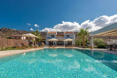 Spaziosa villa a Rethymno con vista sul mare