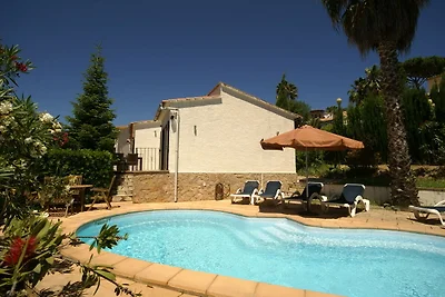 Accogliente casa vacanze con piscina privata