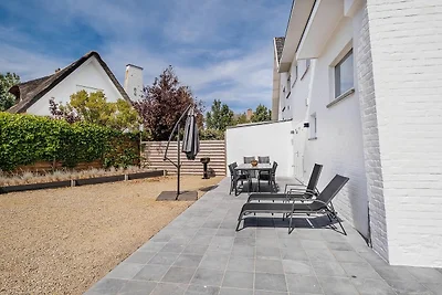 Villa a Koksijde con terrazza